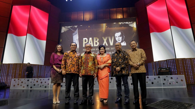 599ce104efff3-penghargaan-achmad-bakrie-xv-2017_665_374